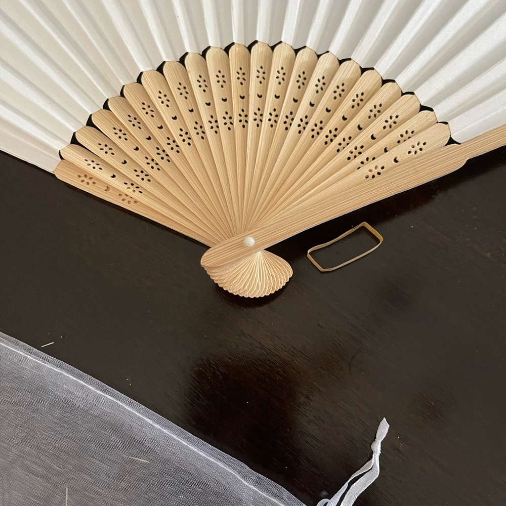 Elegant Hand made Fan “Thailand” - Picture 3 of 4